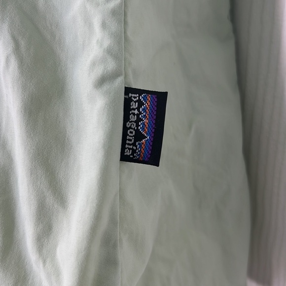 Patagonia - Sol Patrol Mint Long Sleeve Collared Button Down Hidden Pocket Top 2 - Picture 11 of 15